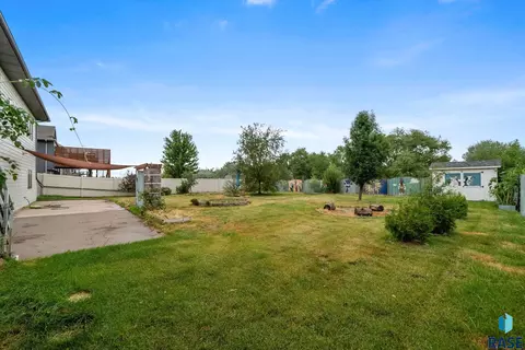 Exterior - 3408 E Broken Arrow St, Sioux Falls, SD 57103 photo 6 of 11