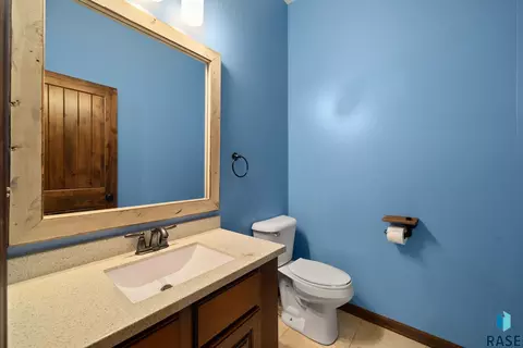 Bath - 3408 E Broken Arrow St, Sioux Falls, SD 57103 photo 8 of 9