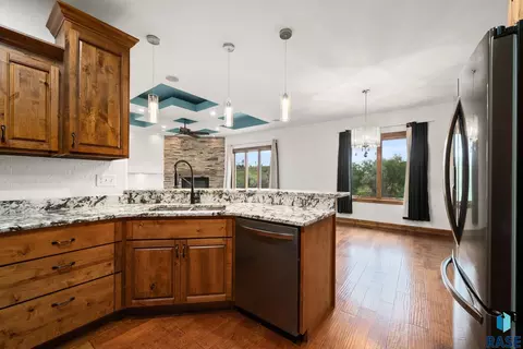 Kitchen - 3408 E Broken Arrow St, Sioux Falls, SD 57103 photo 5 of 8