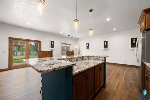 Kitchen - 3408 E Broken Arrow St, Sioux Falls, SD 57103 photo 8 of 8