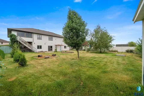 Exterior - 3408 E Broken Arrow St, Sioux Falls, SD 57103 photo 7 of 11