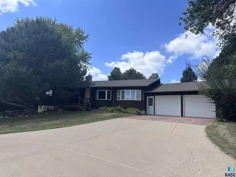 3905 N Longview Ave, Sioux Falls, SD 57107