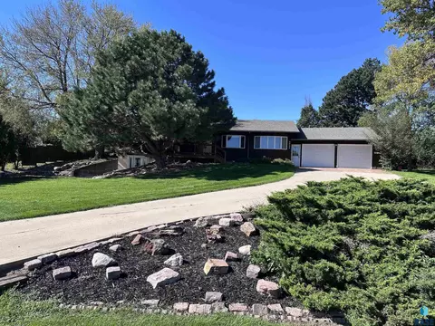 3905 N Longview Ave, Sioux Falls, SD 57107