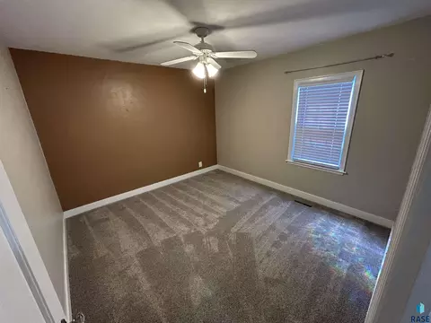 Bedroom - 1202 Pine St, Yankton, SD 57078 photo 2 of 4