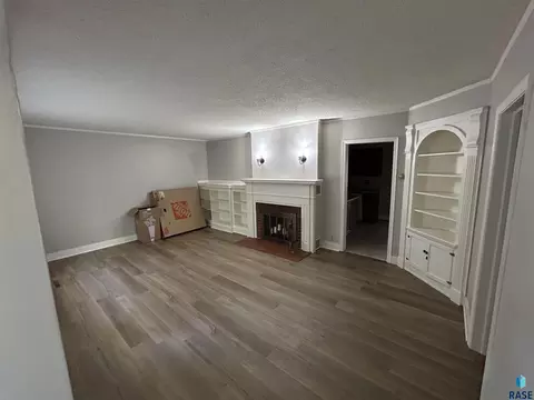 Living - 1202 Pine St, Yankton, SD 57078 photo 1 of 3