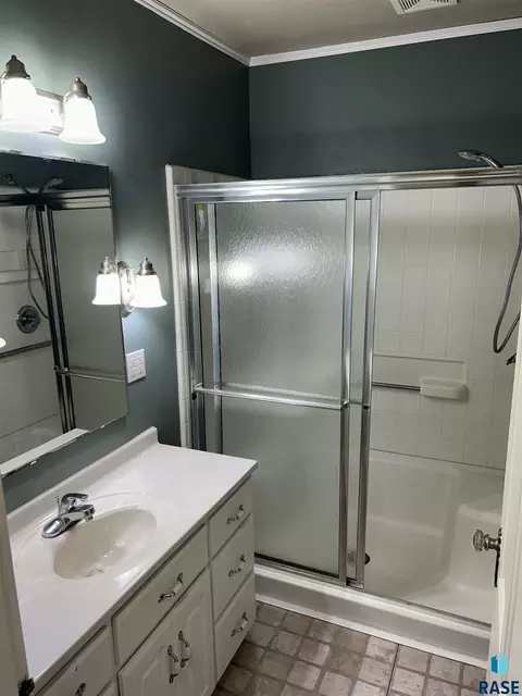 Bath - 1202 Pine St, Yankton, SD 57078 photo 1 of 2