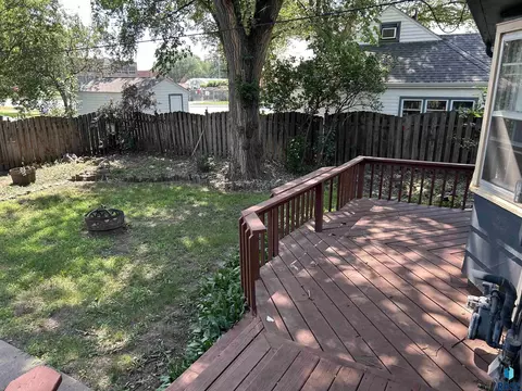 Exterior - 1202 Pine St, Yankton, SD 57078 photo 3 of 6