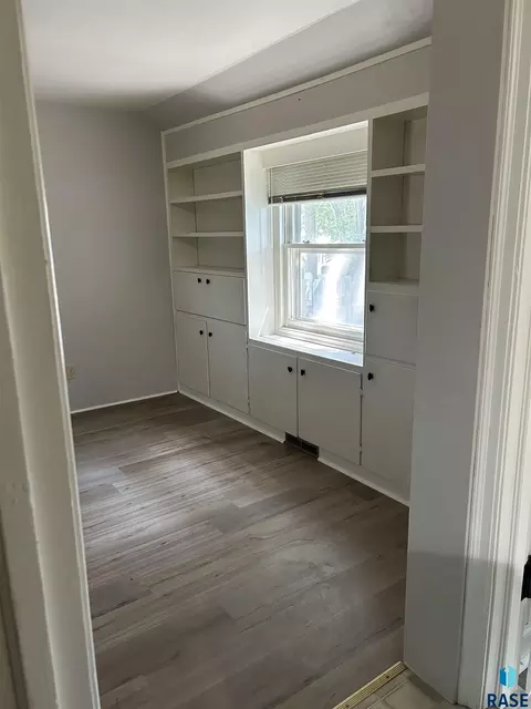 Bedroom - 1202 Pine St, Yankton, SD 57078 photo 4 of 4