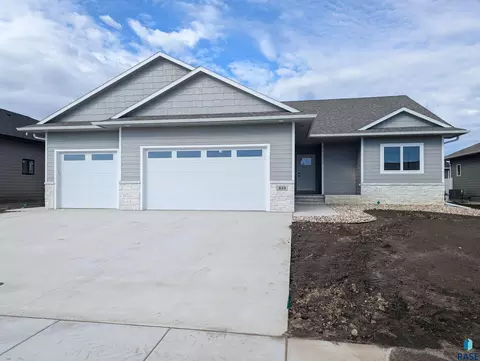 839 Yuzina Ave, Harrisburg, SD 57032