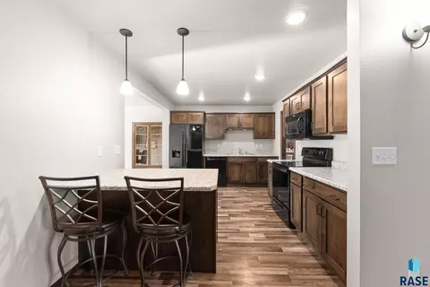 Kitchen - 5011 E 63rd St, Sioux Falls, SD 57108 photo 4 of 4