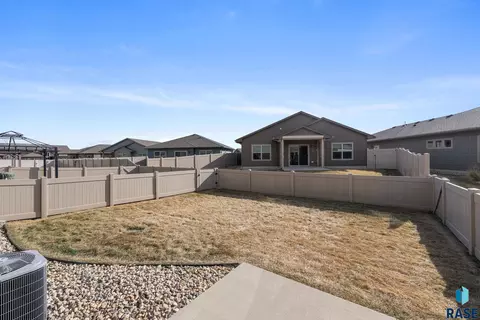 Exterior - 5011 E 63rd St, Sioux Falls, SD 57108 photo 3 of 6
