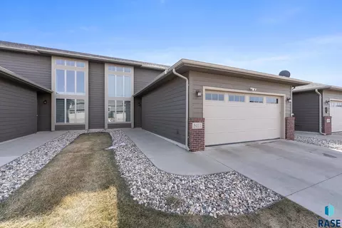Exterior - 5011 E 63rd St, Sioux Falls, SD 57108 photo 4 of 6