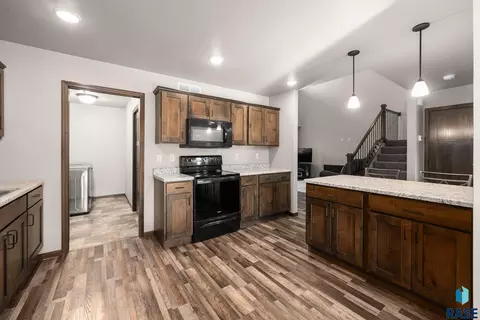 Kitchen - 5011 E 63rd St, Sioux Falls, SD 57108 photo 2 of 4