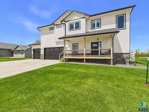 308 E 11th St, Crooks, SD 57020