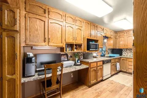 Kitchen - 4005 E 7th St, Sioux Falls, SD 57103 photo 1 of 2