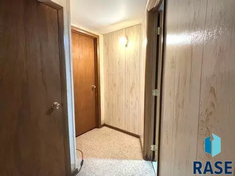 Entry Way - 321 E 8th St, Miller, SD 57362 photo 4 of 4