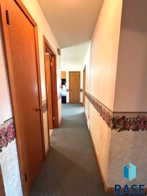 Entry Way - 321 E 8th St, Miller, SD 57362 photo 3 of 4