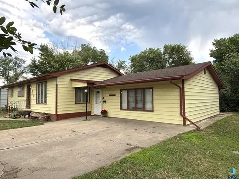 Other - 321 E 8th St, Miller, SD 57362 photo 3 of 6