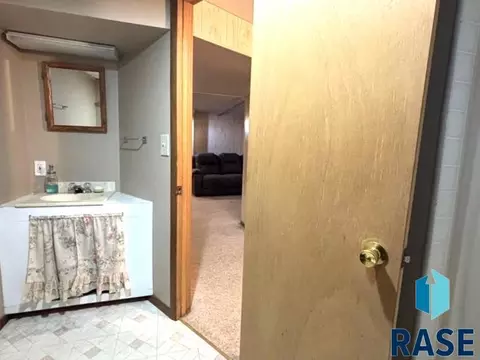 Bath - 321 E 8th St, Miller, SD 57362 photo 4 of 4