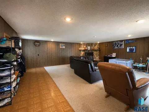Living - 321 E 8th St, Miller, SD 57362 photo 1 of 3