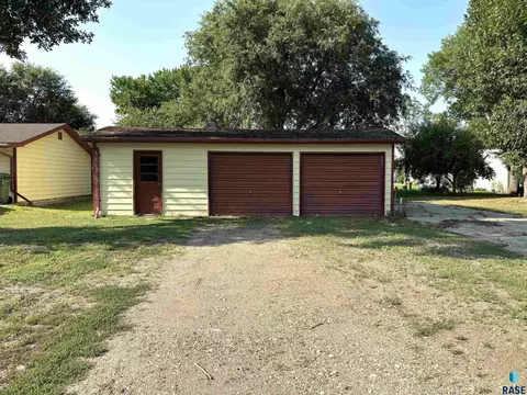Other - 321 E 8th St, Miller, SD 57362 photo 5 of 6