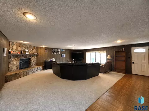 Living - 321 E 8th St, Miller, SD 57362 photo 2 of 3