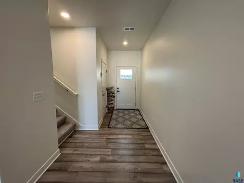 Entry Way - 6902 E Brooks Edge Pl, Sioux Falls, SD 57110 photo 1 of 1