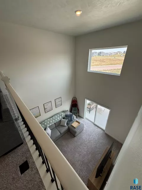 Living - 6902 E Brooks Edge Pl, Sioux Falls, SD 57110 photo 4 of 4