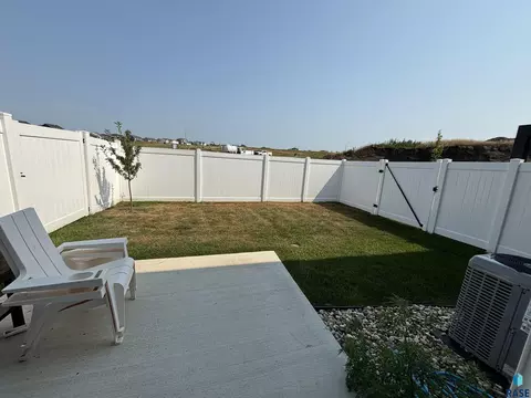 Exterior - 6902 E Brooks Edge Pl, Sioux Falls, SD 57110 photo 3 of 3