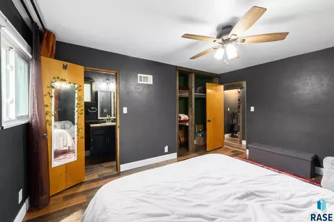 Bedroom - 1024 3rd St, Garretson, SD 57030 photo 3 of 7