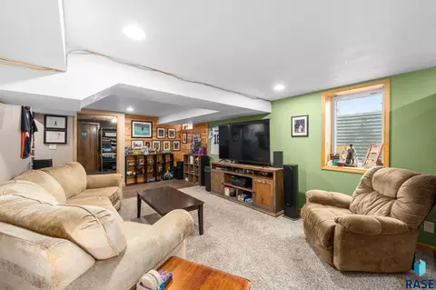 Living - 1024 3rd St, Garretson, SD 57030 photo 4 of 4