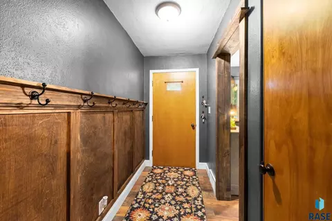 Entry Way - 1024 3rd St, Garretson, SD 57030 photo 1 of 2