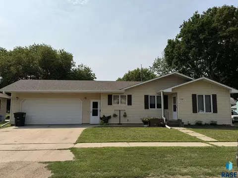 Exterior - 154 W Juniper St, Menno, SD 57045 photo 2 of 11