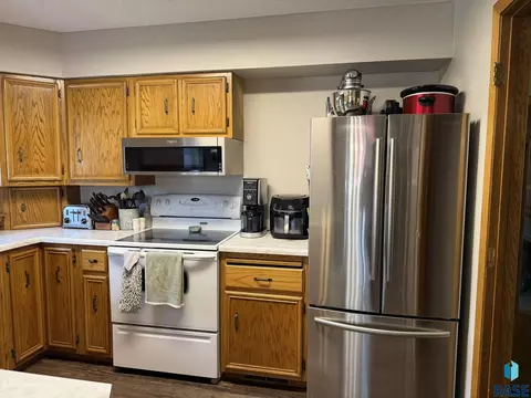 Kitchen - 154 W Juniper St, Menno, SD 57045 photo 4 of 6