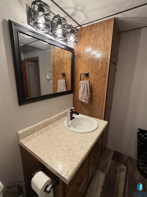 Bath - 154 W Juniper St, Menno, SD 57045 photo 6 of 6