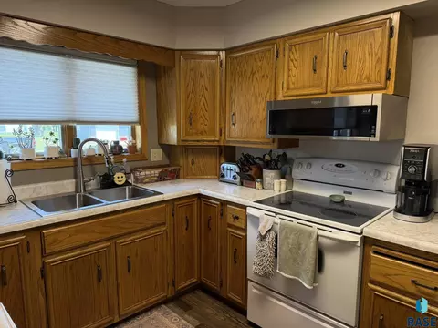 Kitchen - 154 W Juniper St, Menno, SD 57045 photo 3 of 6
