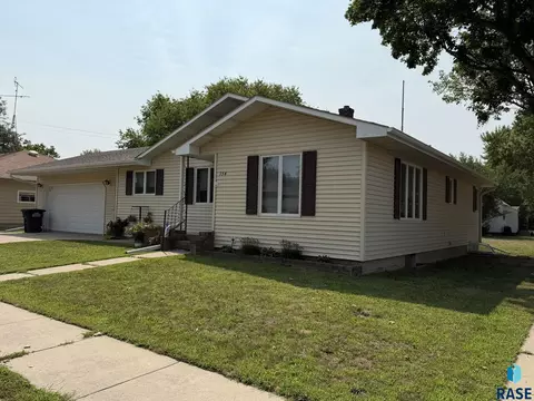 Exterior - 154 W Juniper St, Menno, SD 57045 photo 4 of 11