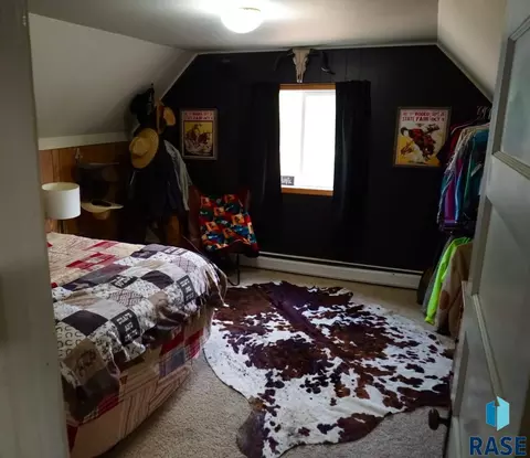 Bedroom - 401 W Washington St, Howard, SD 57349 photo 2 of 3