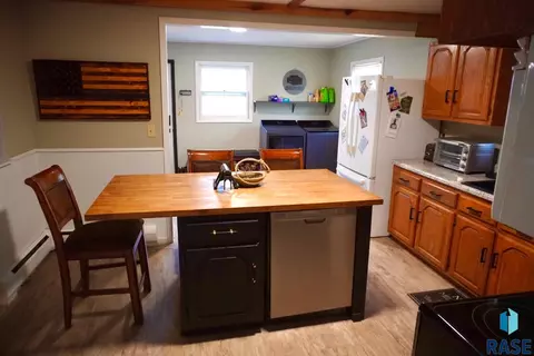 Kitchen - 401 W Washington St, Howard, SD 57349 photo 2 of 2