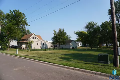 Other - 401 W Washington St, Howard, SD 57349 photo 3 of 14