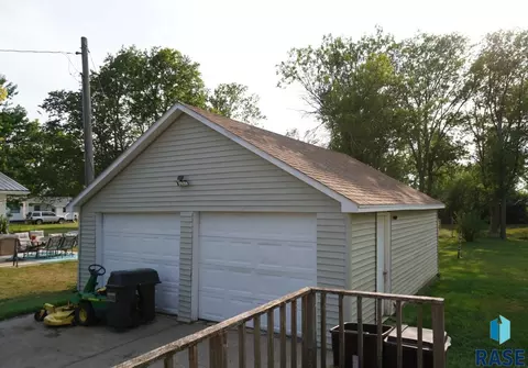 Other - 401 W Washington St, Howard, SD 57349 photo 2 of 14