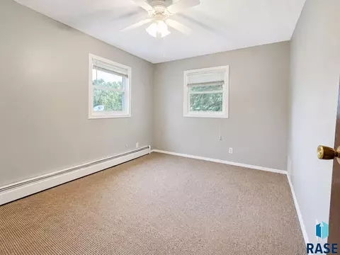 Bedroom - 2905 E Klondike Trl, Sioux Falls, SD 57103 photo 3 of 5