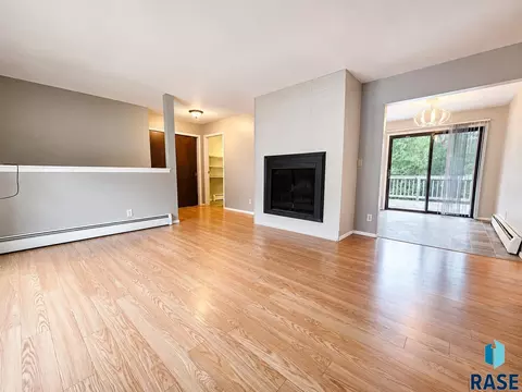 Living - 2905 E Klondike Trl, Sioux Falls, SD 57103 photo 1 of 4