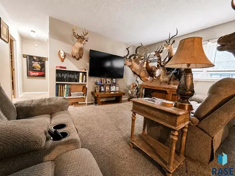 Living - 2905 E Klondike Trl, Sioux Falls, SD 57103 photo 4 of 4