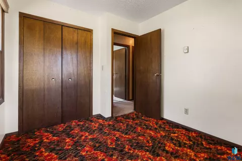 Bedroom - 908 Union Ave N, Madison, SD 57042 photo 4 of 4