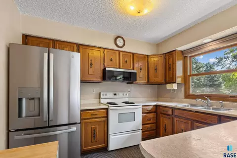 Kitchen - 908 Union Ave N, Madison, SD 57042 photo 2 of 2