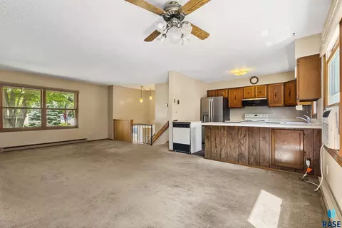 Living - 908 Union Ave N, Madison, SD 57042 photo 3 of 3