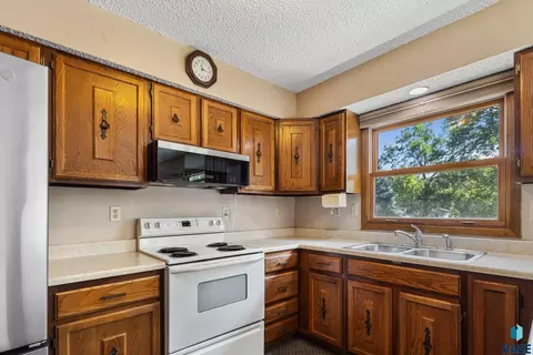 Kitchen - 908 Union Ave N, Madison, SD 57042 photo 1 of 2