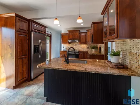 Kitchen - 207 E 30th St, Sioux Falls, SD 57105 photo 1 of 2