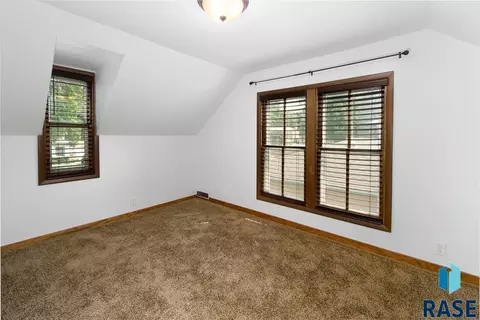 Bedroom - 207 E 30th St, Sioux Falls, SD 57105 photo 2 of 3